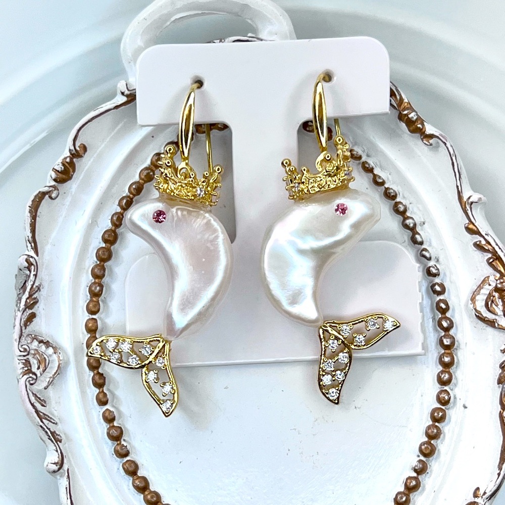 Handmade Freshwater Moon 🌙 Pearl Fish 🐟 Princess 👸🏻 👑 Earrings s925 SS Posts